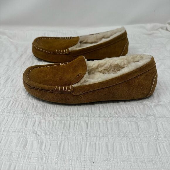 NWOT Koolaburra Moccasins- Size 7 - Picture 8 of 13